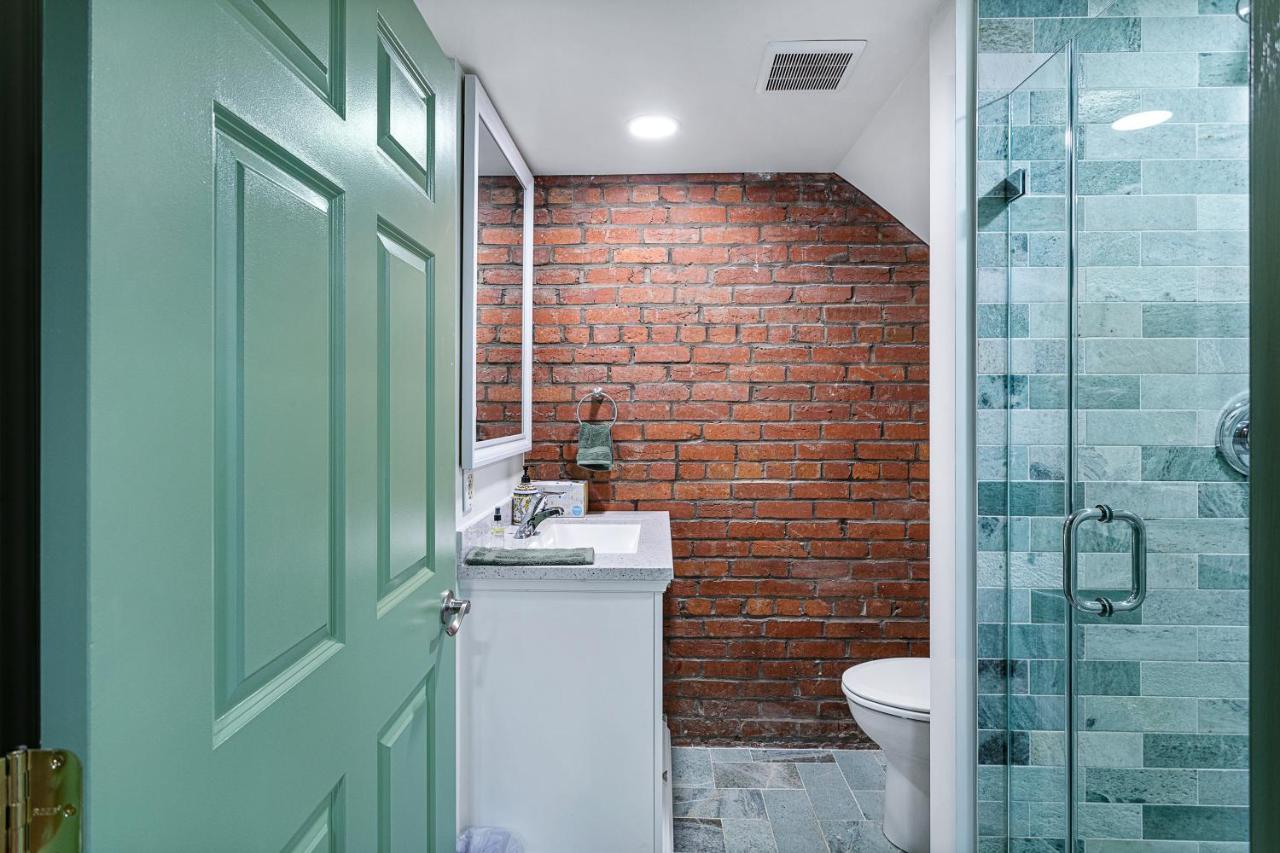 Private Loft Carriage House Walk Score 95 Alexandria Exterior photo