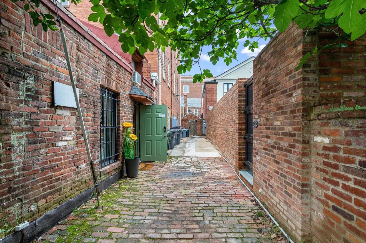 Private Loft Carriage House Walk Score 95 Alexandria Exterior photo